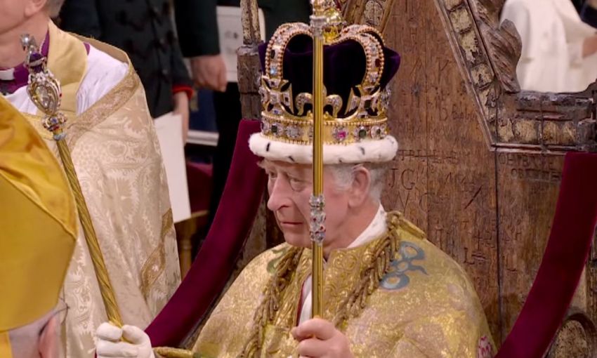 Да здравствует король: Чарльз III официально коронован в Великобритании