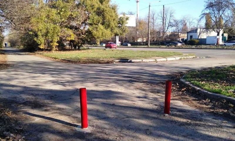 ᐈ В Одессе установили новые антипарковочные столбы